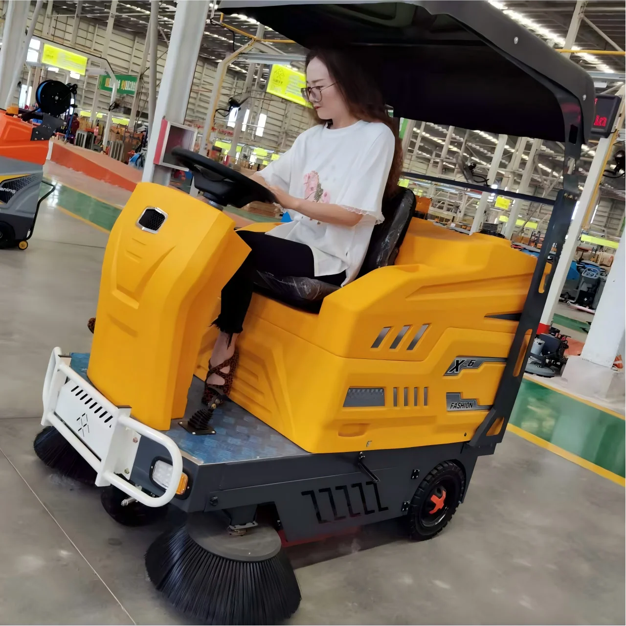 1300 High Efficiency Riding Road Cleaning Sweeper Factory Hospital Mall