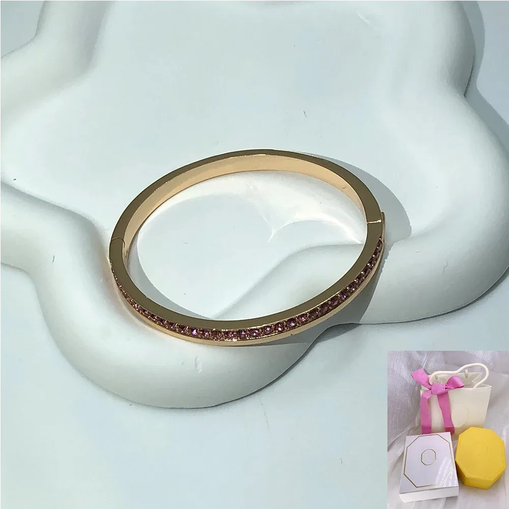 

New Fashion Connexus Round Cut 'Love is Around' Pink Bracelet, Daily Accessories, Temperament, Women's Gift