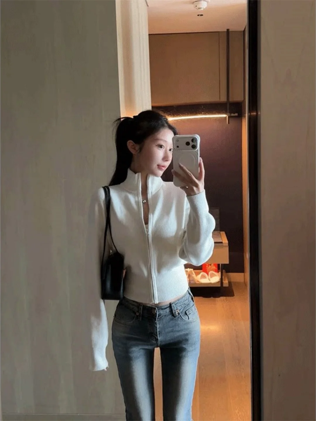 White Stand Collar Zipper Slim Fit Women's Knitwear Autumn 2026 New Style Short Length Open Cardigan Casual Fashion