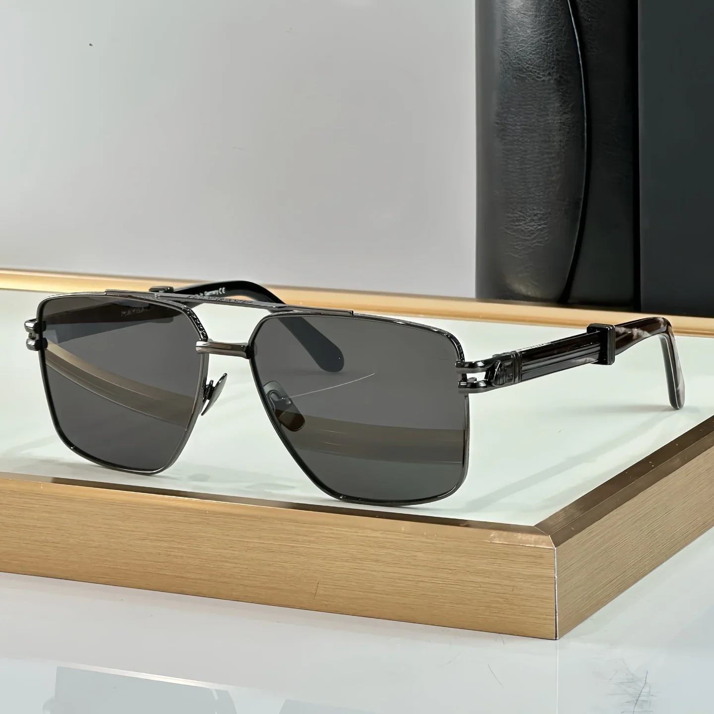 

THE HOT 61-15 Top Quality Sunglasses for Men Classic Women Luxury Designer Fashion sun glasses UV400 With box