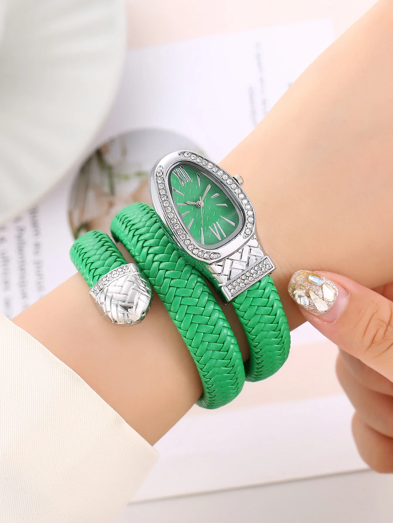 Summer New Featured Hot selling Diamond Inlaid Elastic Wrapped Serpentine Exquisite Watch