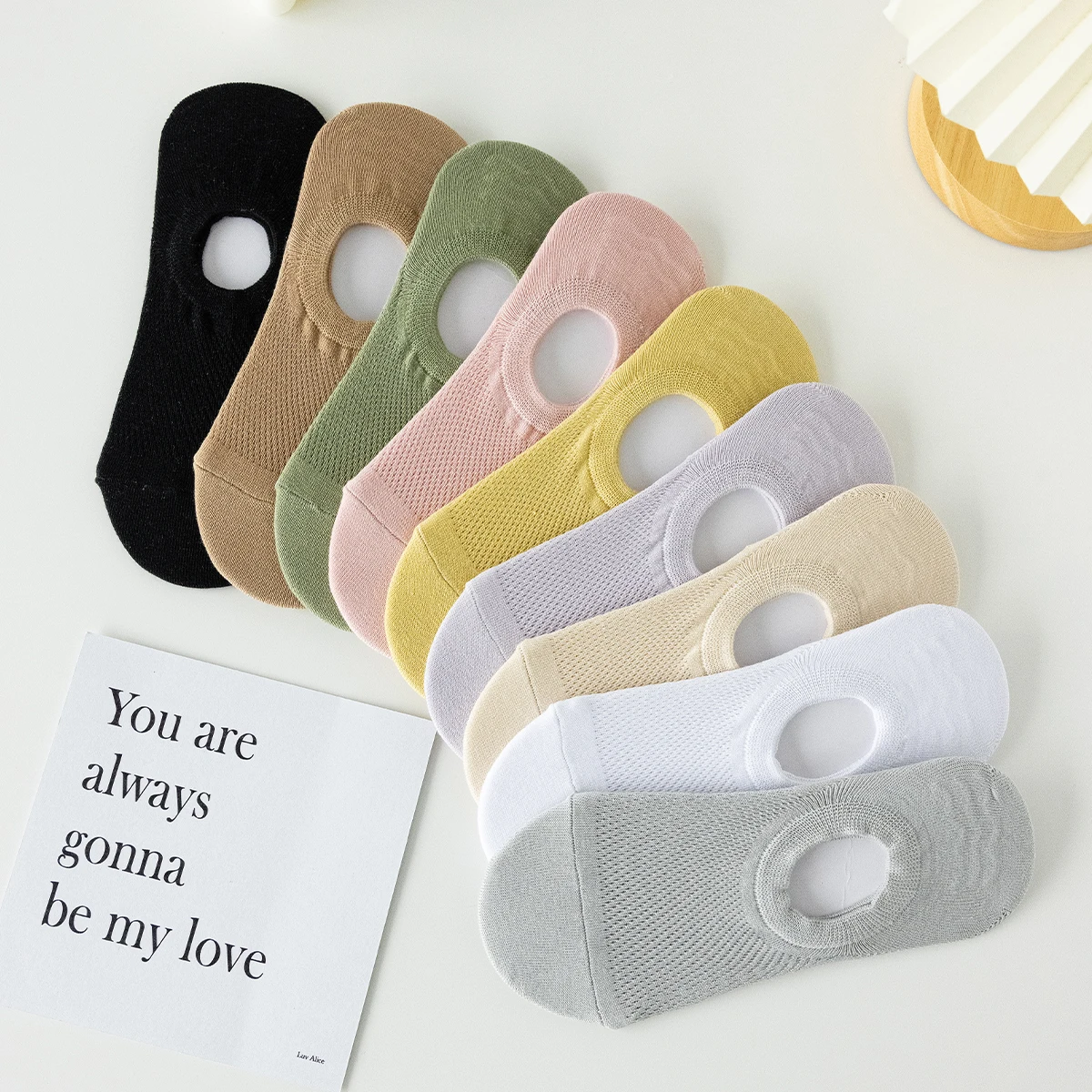 4 Pairs of Women's Cotton Summer Solid Color Mesh Breathable Fashion College Style Comfortable Spring Autumn Invisible Socks