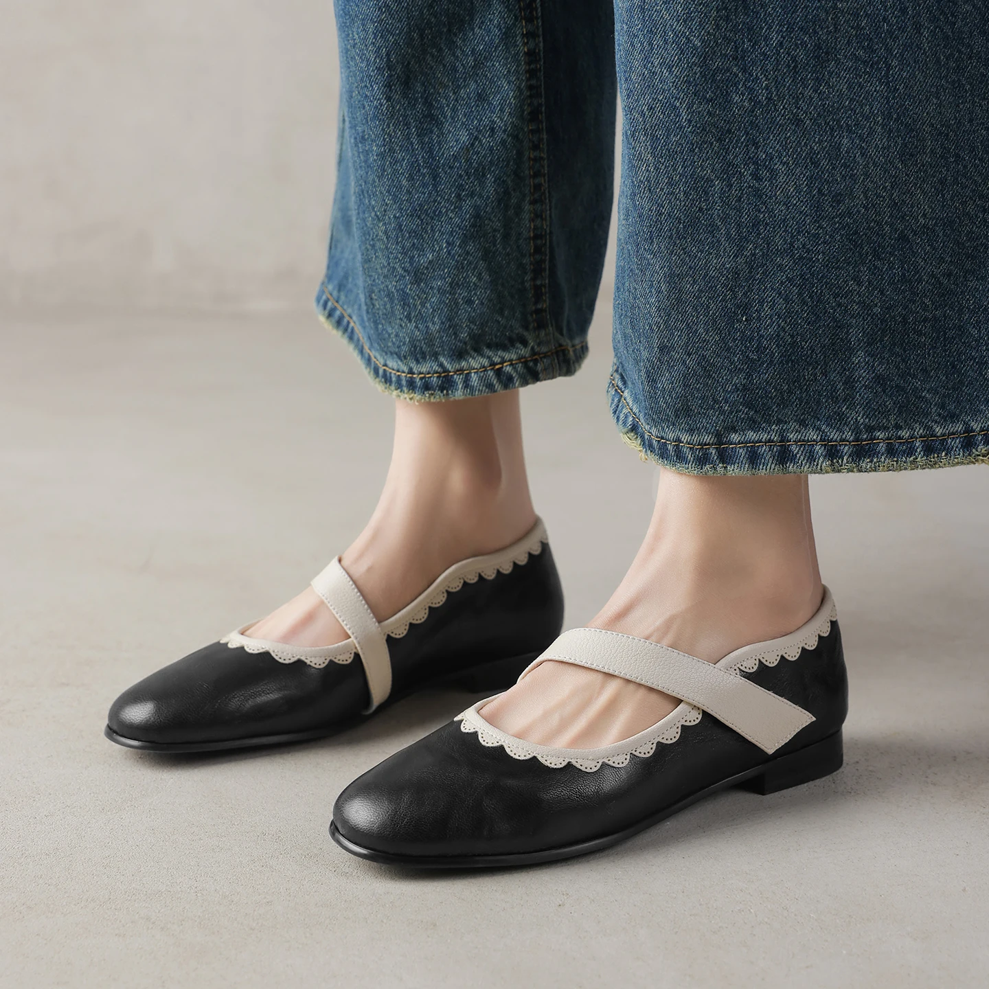 

Women’s Genuine Leather Round Toe Mary Jane Color Block Lace Edge Single Strap Retro Shoes