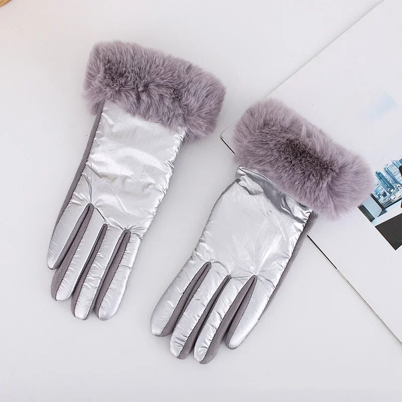 

Новые женские зимние теплые перчатки с сенсорным экраном, водонепроницаемая замшевая пуховая ткань, однотонные плюшевые манжеты на запястьях, модные элегантные велосипедные перчатки