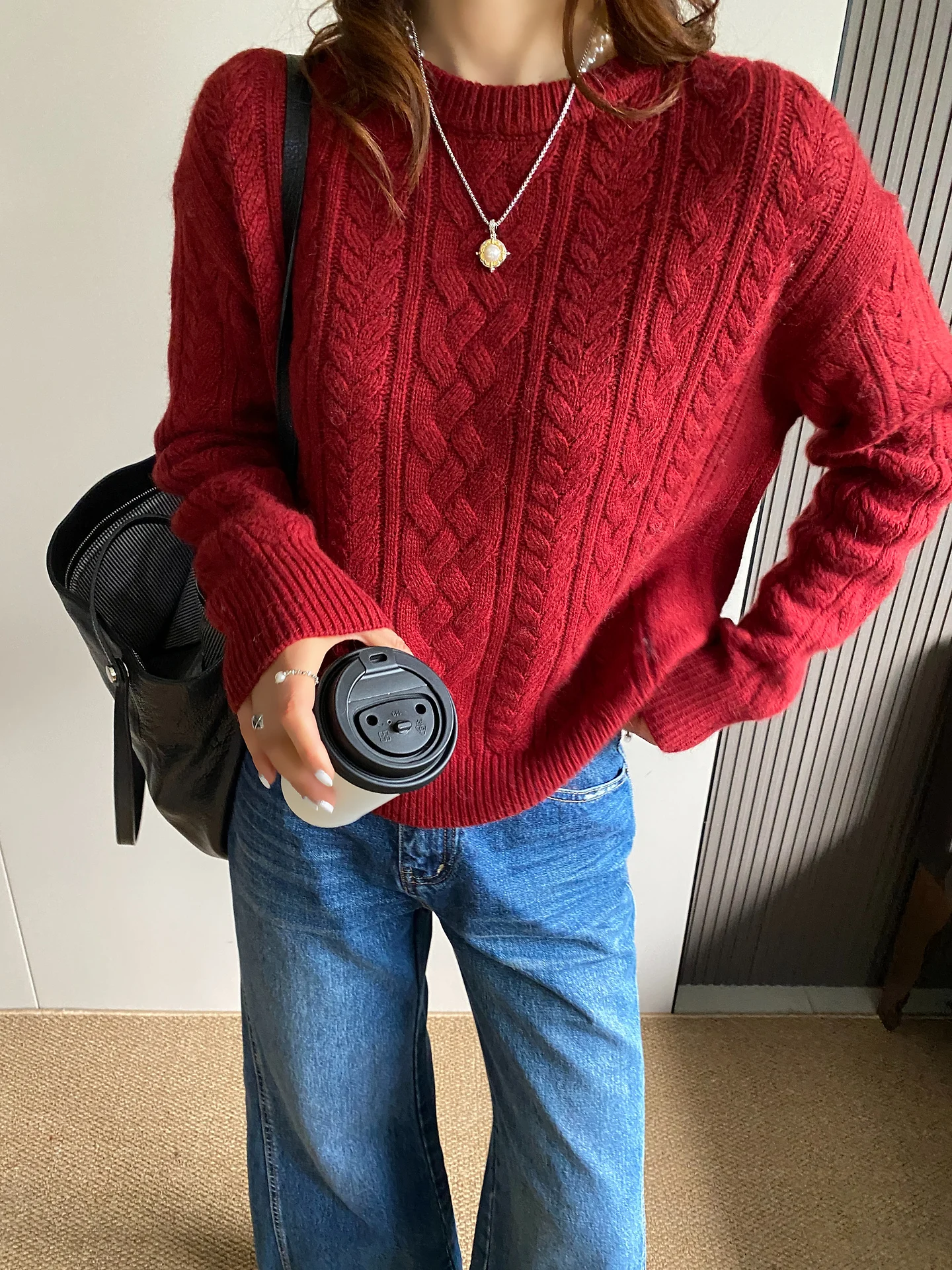 

Свободный женский вязаный свитер на весну 2026 года с длинным рукавом, круглым вырезом, повседневный, с узором «косы» и цветочным принтом, удобный, дышащий