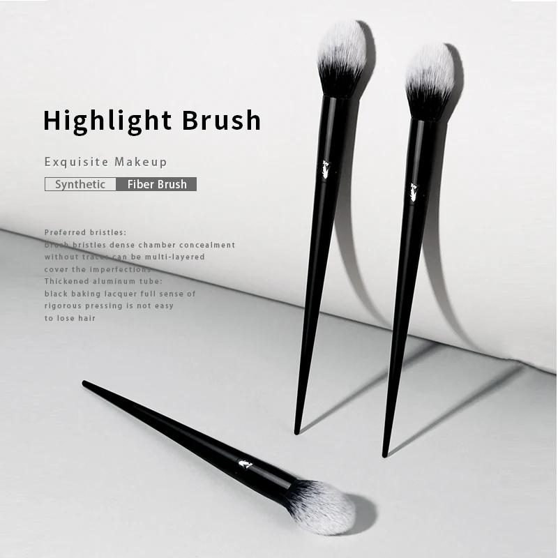 Kat Von D- Makeup Brush 04 Highlight Brush Soft Fiber Hair Elegant Black Handle Brand Makeup Brushes for Woman