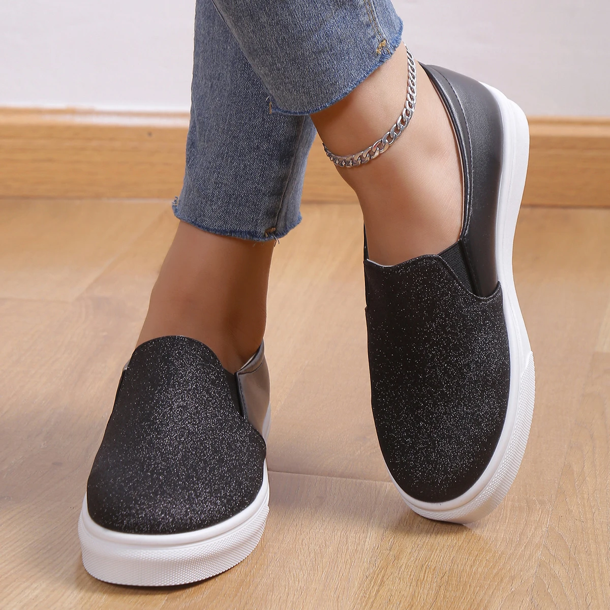 Flat bottomed versatile sequin casual board shoes, summer and autumn new one foot single shoe