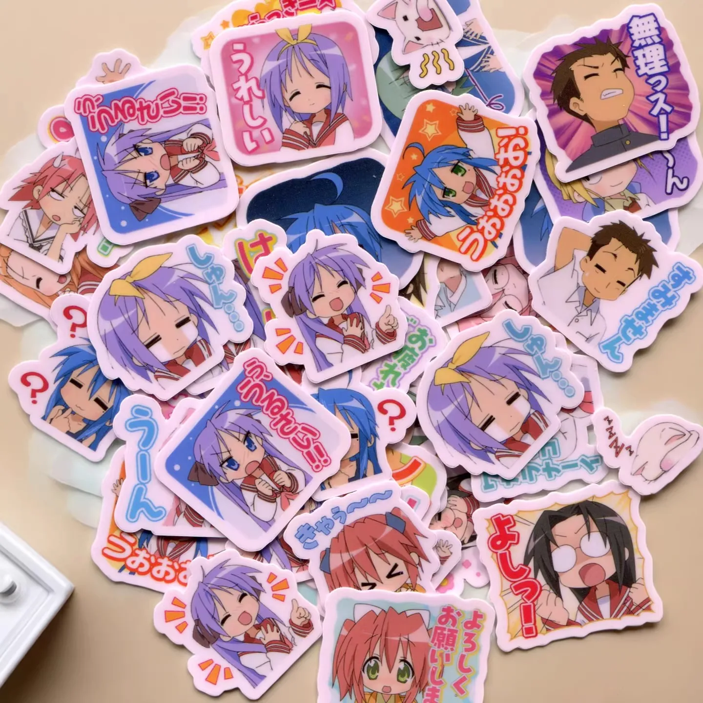 40pcs/pack Lucky Star Izumi Konata  Kagami 2-3cm waterproof sticker