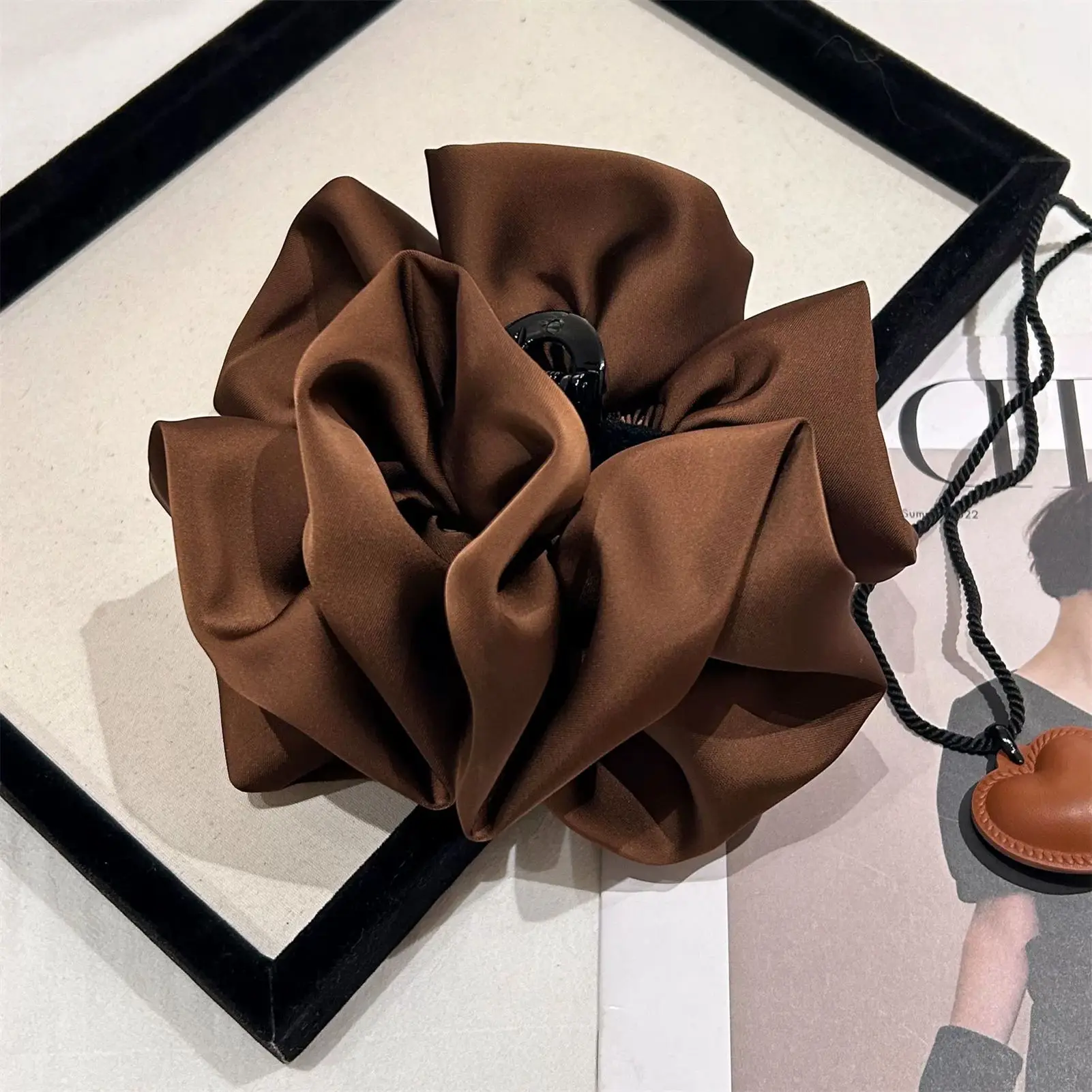 1pc Satin Fabric Shark Clip For Daily Wear Cloud Bubble Hair Claw Korean Style Durable Ponytail Holder Hair Clip Fashion Hairpin