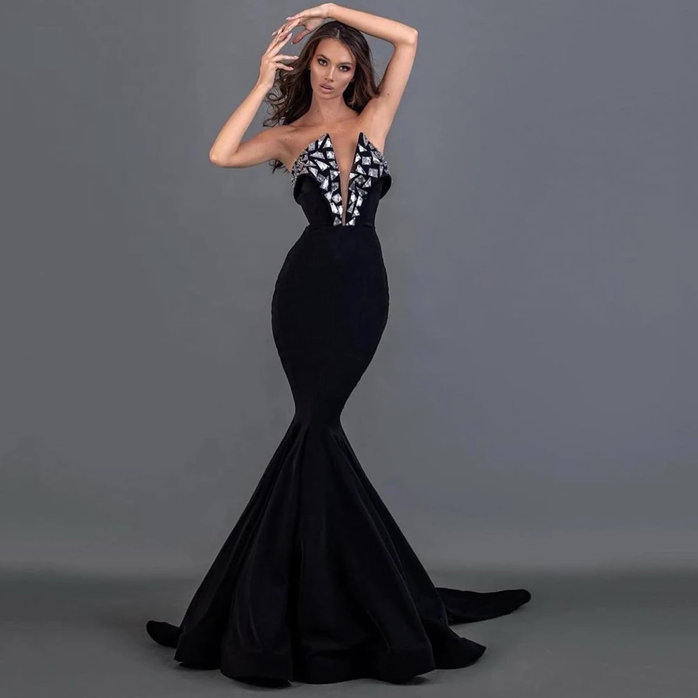 

Chic Strapless V-Neck Evening Dress Mermaid Diamond Beading Floor Length Black Jersey Open Back Sleeveless Party Banquet Gowns