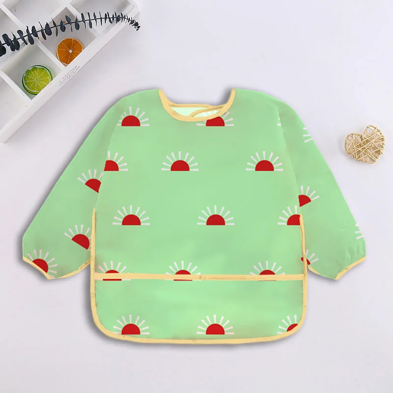 مريلة بأكمام طويلة للأطفال بتصميم كرتوني ملون لطيف ومريلة مقاومة للماء للأطفال من عمر 0 إلى 3 سنوات