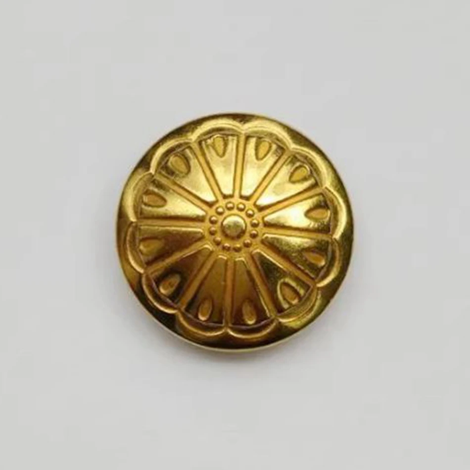 Leather craft DIY: hand-sewn decorative brass metal buckle with a design resembling chrysanthemum petals, 28 mm. Pack of 2.
