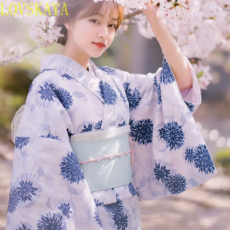 Traditional Japanese Women's Kimono Paired with White Obi Role-playing Bathrobes, Long Sleeved Stage Performance Costumes