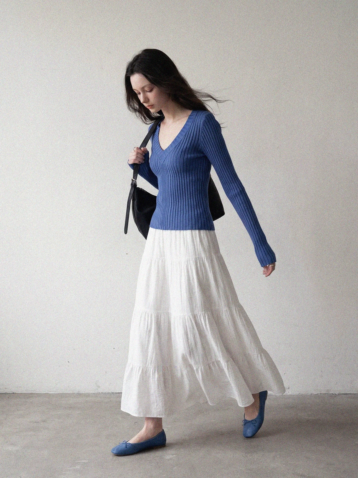 

Белая женская юбка миди А-силуэта с высокой талией и эластичным поясом, новинка Весна 2026, расклешенная, стройнящая, повседневная, модная