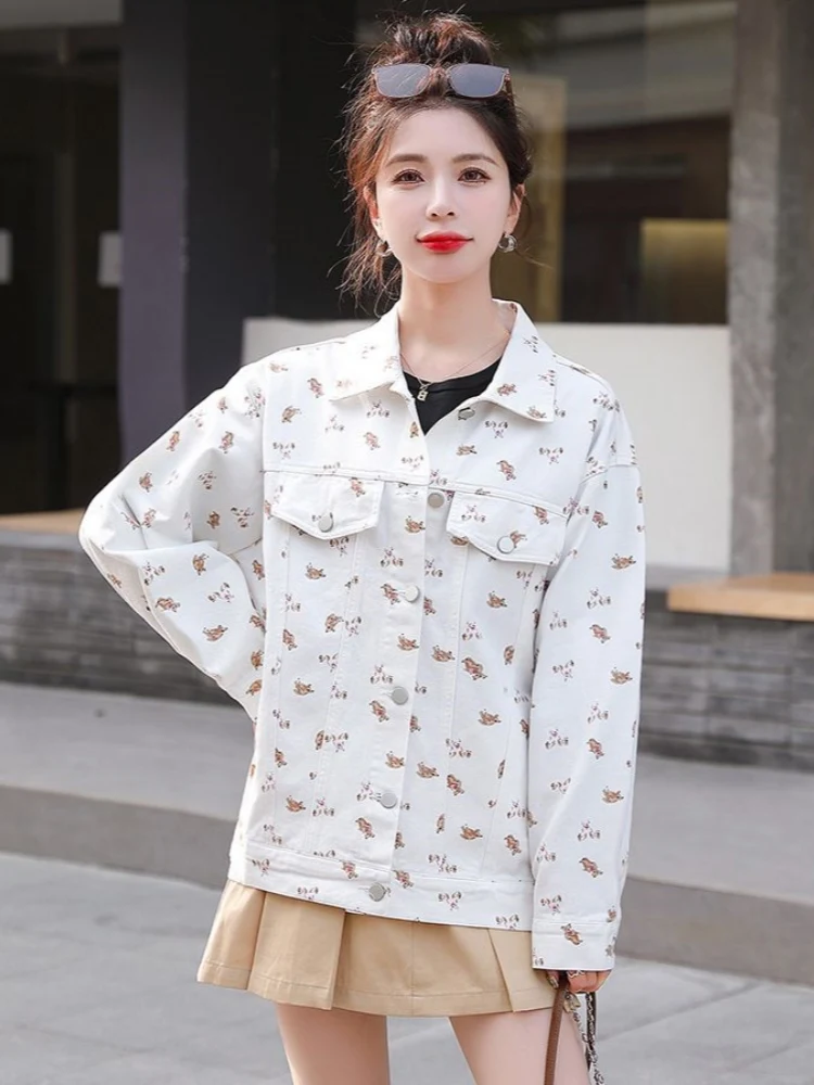 

Женская джинсовая куртка большого размера с принтом белого медведя, весенняя, в корейском стиле, свободного кроя, с отложным воротником, модная короткая верхняя одежда