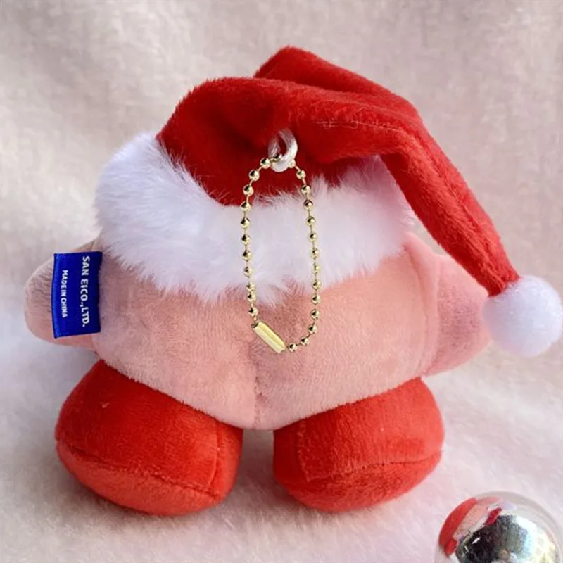 漫画カービィぬいぐるみチャームキーホルダーバックパックデコレーションソフトクリスマスハットデコレーション人形クリスマスギフト男の子と女の子向け