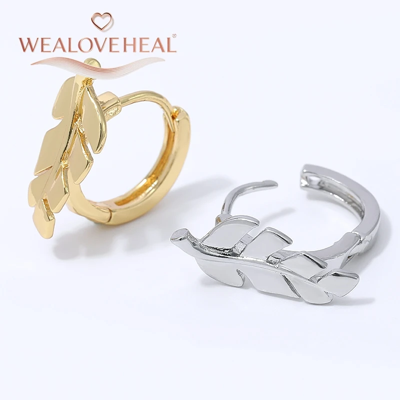 18K vergoldete Messing-Blatt-Huggie-Ohrringe für Frauen, minimalistische, naturinspirierte Creolen, perfekt für den täglichen Gebrauch und als Geschenk. – Detail 18