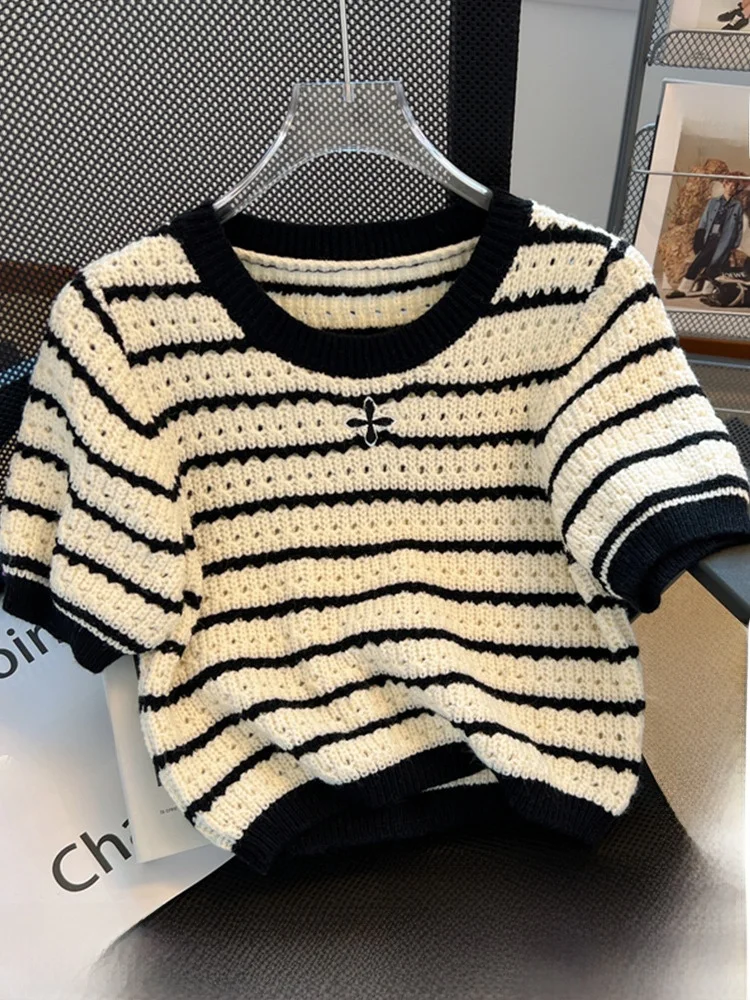

Summer Ice Silk Stripe Knitted Short Sleeve Top Women's Fashion European Style Small Fragrance Wind Regular Fit Straight Tube