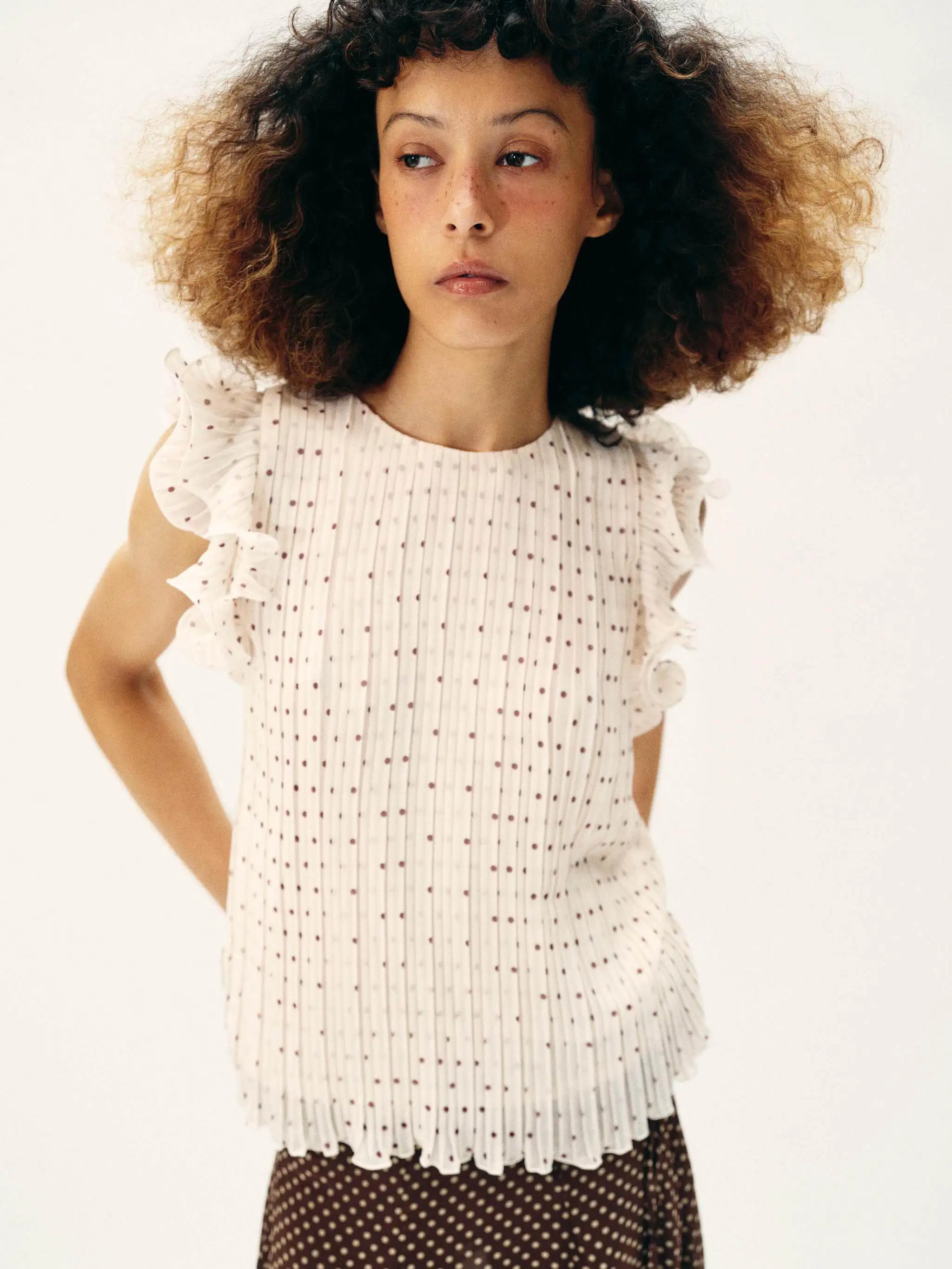 

Summer New Women's Sleeveless round Neck Polka Dot Pleated Lace Sleeve Top Regular Length Overhead Chinese Style Shirt