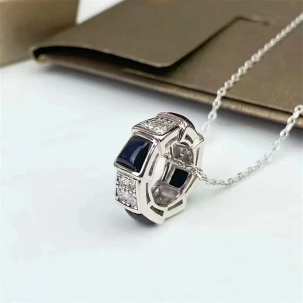 

Новинка 2025 года, нежное ожерелье, роскошные детали, дизайнерские украшения для женщин, элегантные и универсальные