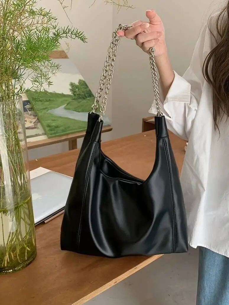 

Bloom Vintage Black Tote Bag Women 2025 Retro Chain Chic Casual Handbag Purse Ladies Large Capacity Shoulder Bags Bolsos Mujer