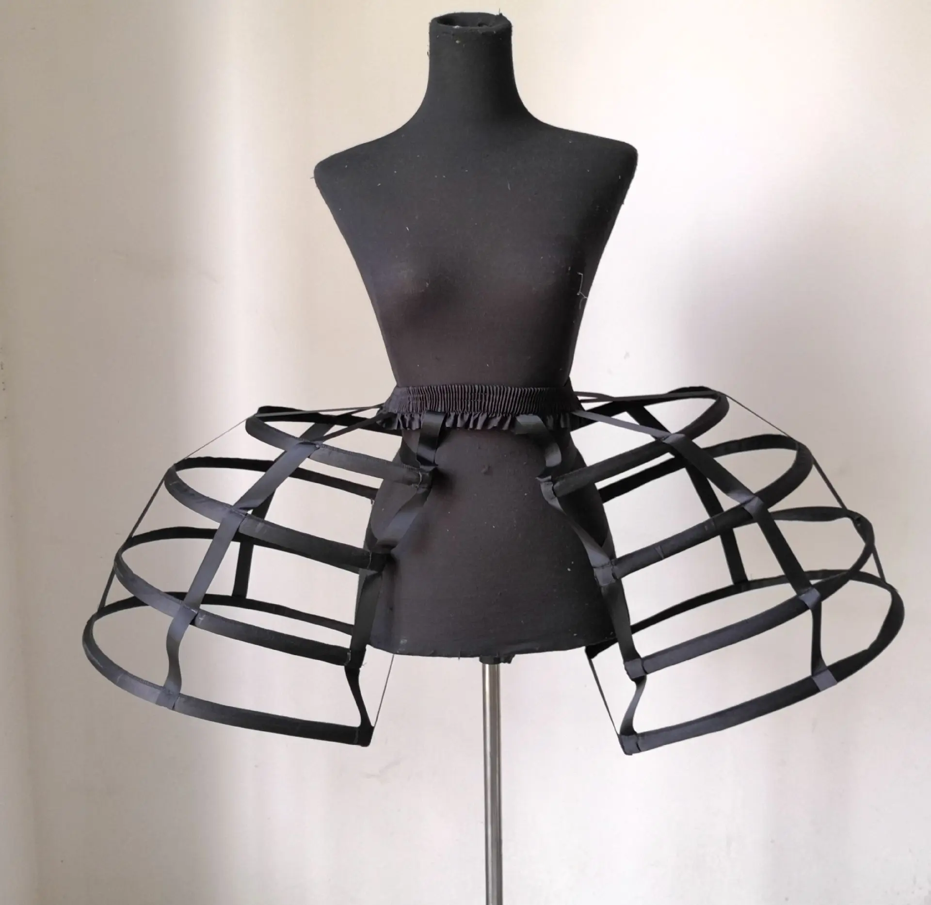 Original European Baroque Flat Skirt Brace Elliptical Steel Ring Bird Cage French Queen Mary Performance Dress Skirt Brace