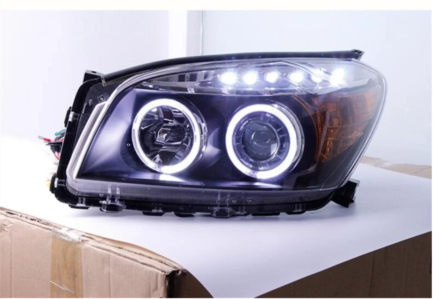Pair of Car Headlight assembly For Toyota RAV4 2009-12 xenon angel eye DRL daytime running light turn signal head lamp