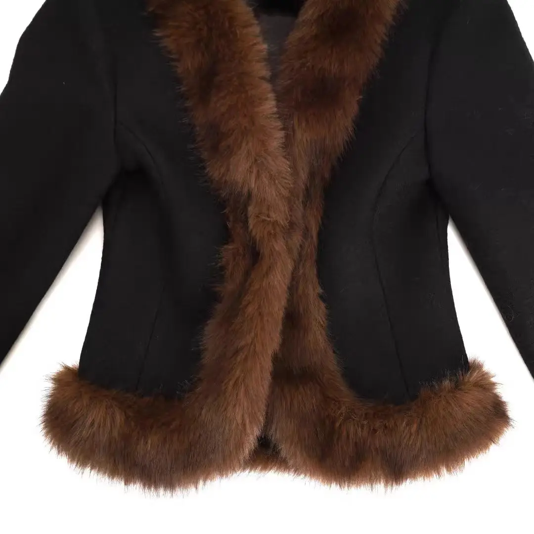 Women's Stylish Slim-Fit Wool Coat with Faux Fur Paneling and V-NeckNO.39