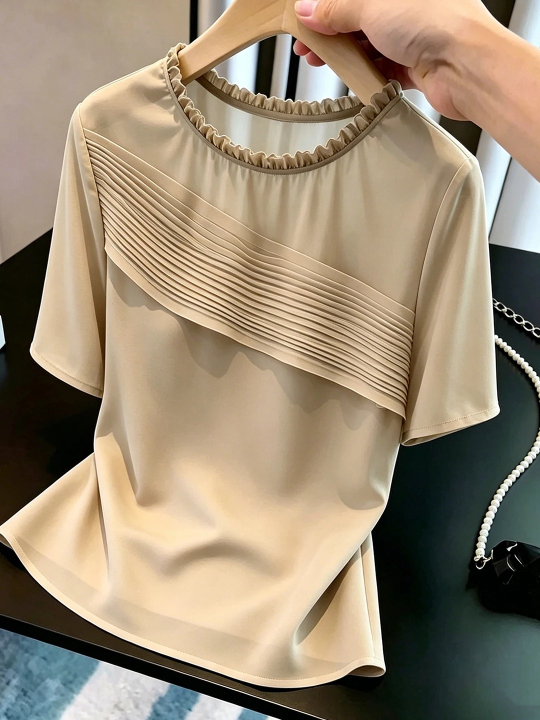 

Korean Style Mesh Splice Design T-Shirt Short Sleeve Women's Fashionable Summer Top Poised Age-Defying Silk Blend round Neck