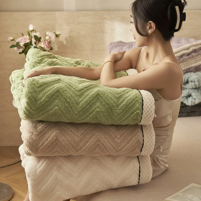 

Новое осенне-зимнее трехслойное жаккардовое толстое одеяло, теплое флисовое одеяло, однотонное одеяло, одеяло для дивана