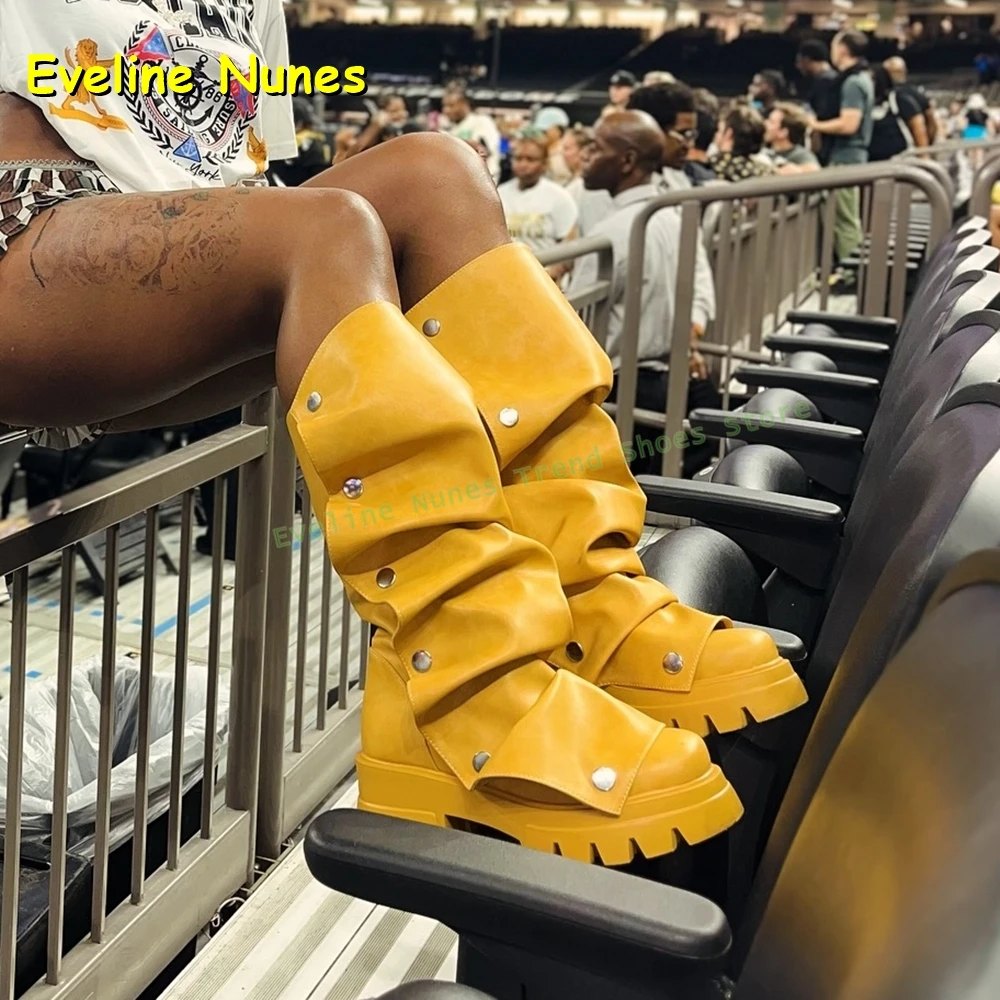

Желтые плиссированные сапоги с заклепками и рукавами, круглый носок, массивные каблуки, однотонные модные сапоги до колена для пикантных девушек, обувь в уличном стиле