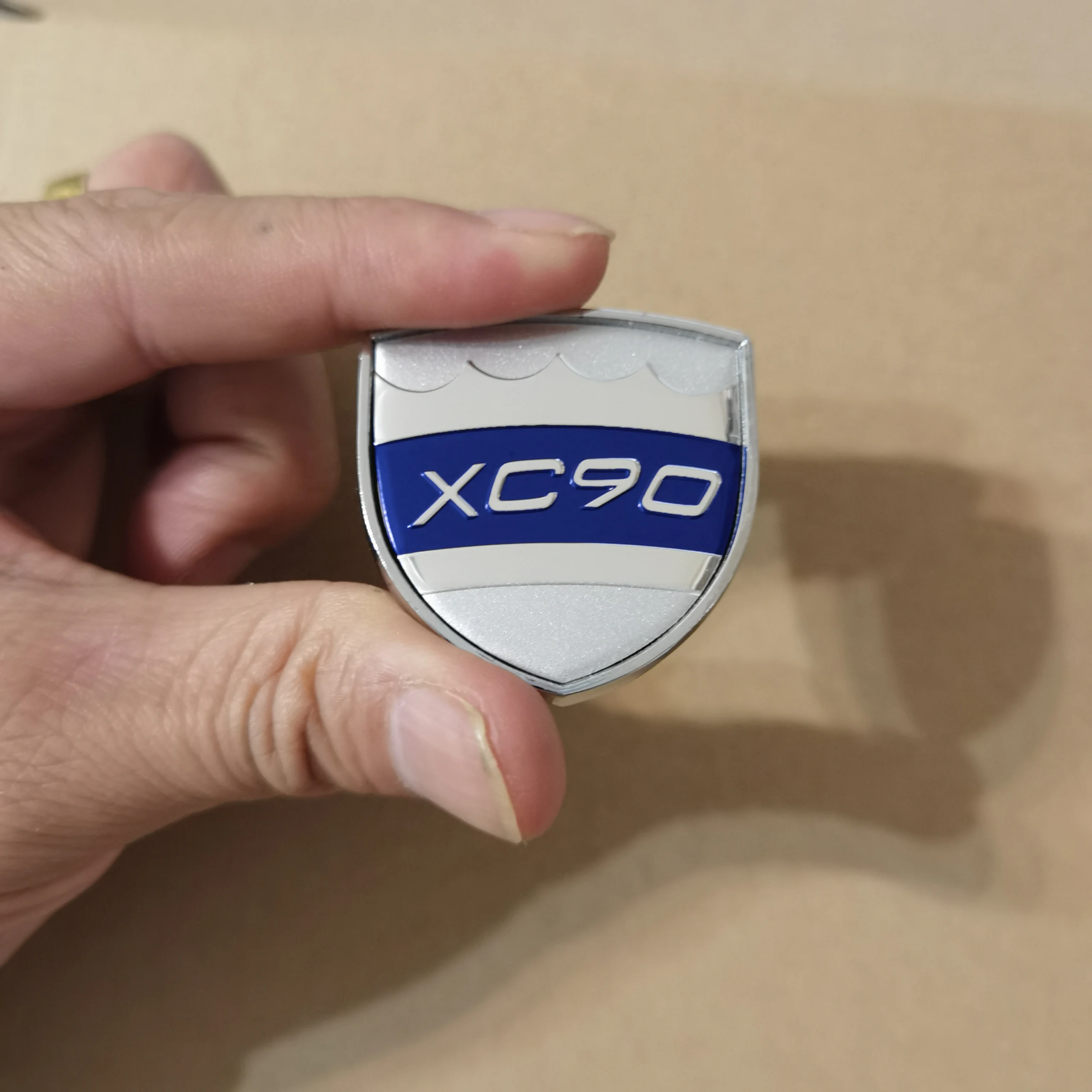 

1pcs Metal XC90 Badge Sticker Front Door Side Fender Emblem Trunk Sticker For VOLVO XC90 B5 B6 T8 T6 T5 AWD Volvo Sticker