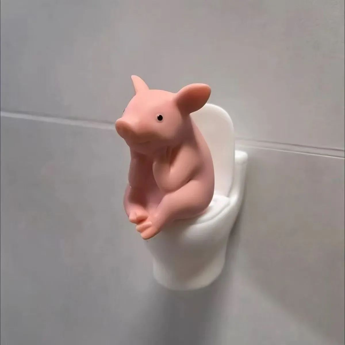 Funny Thinker Pig Toilet Decor Magic Sticker No Punching Cute Pig Wall Art Bathroom Desk Ornament Unique Birthday Gift