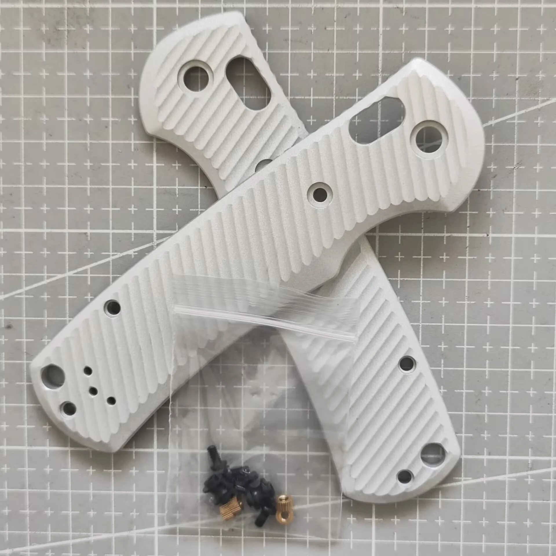

New 1 Pair Aluminum Alloy Handle Scales for Benchmade Griptilian 550/551