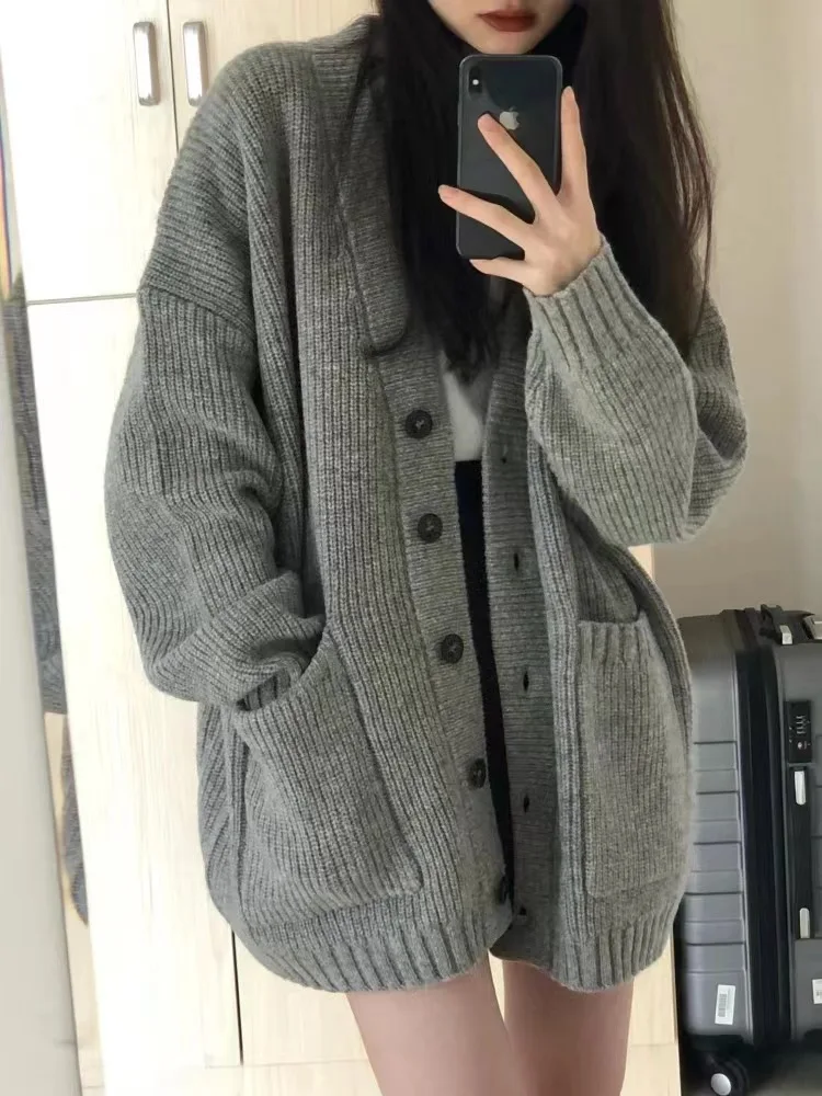 Wearing A Small Fragrant Knitted Sweater For Women\'s Autumn New Style Loose And Lazy V-neck Cardigan Jacket for Outerwear