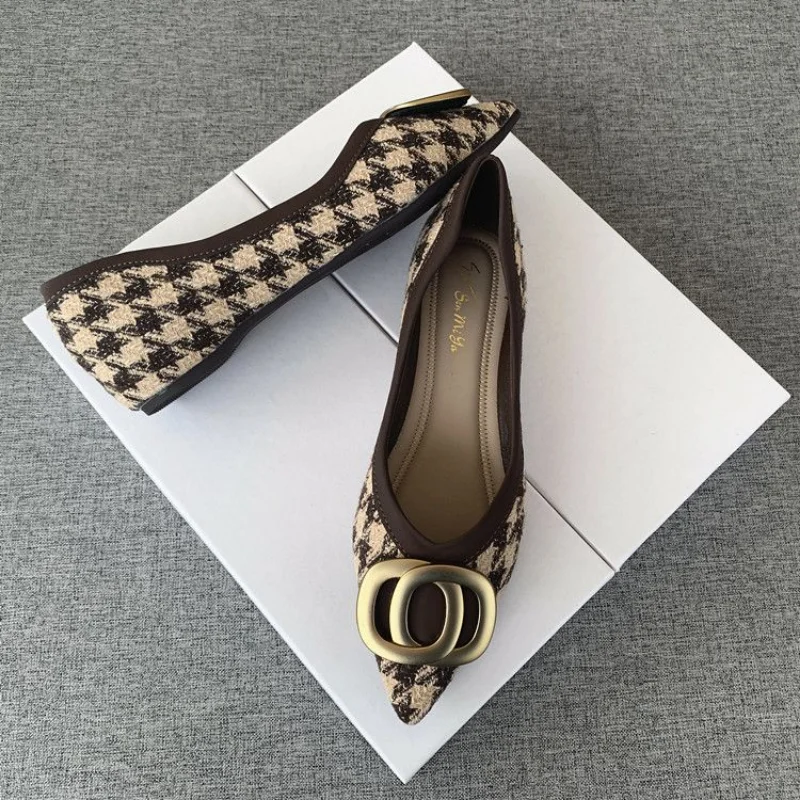 Calzado de verano para mujer, zapatos planos con punta estrecha para mujer, zapatos planos negros de marca de lujo, punto elegante, tendencia al por mayor, moda 2024