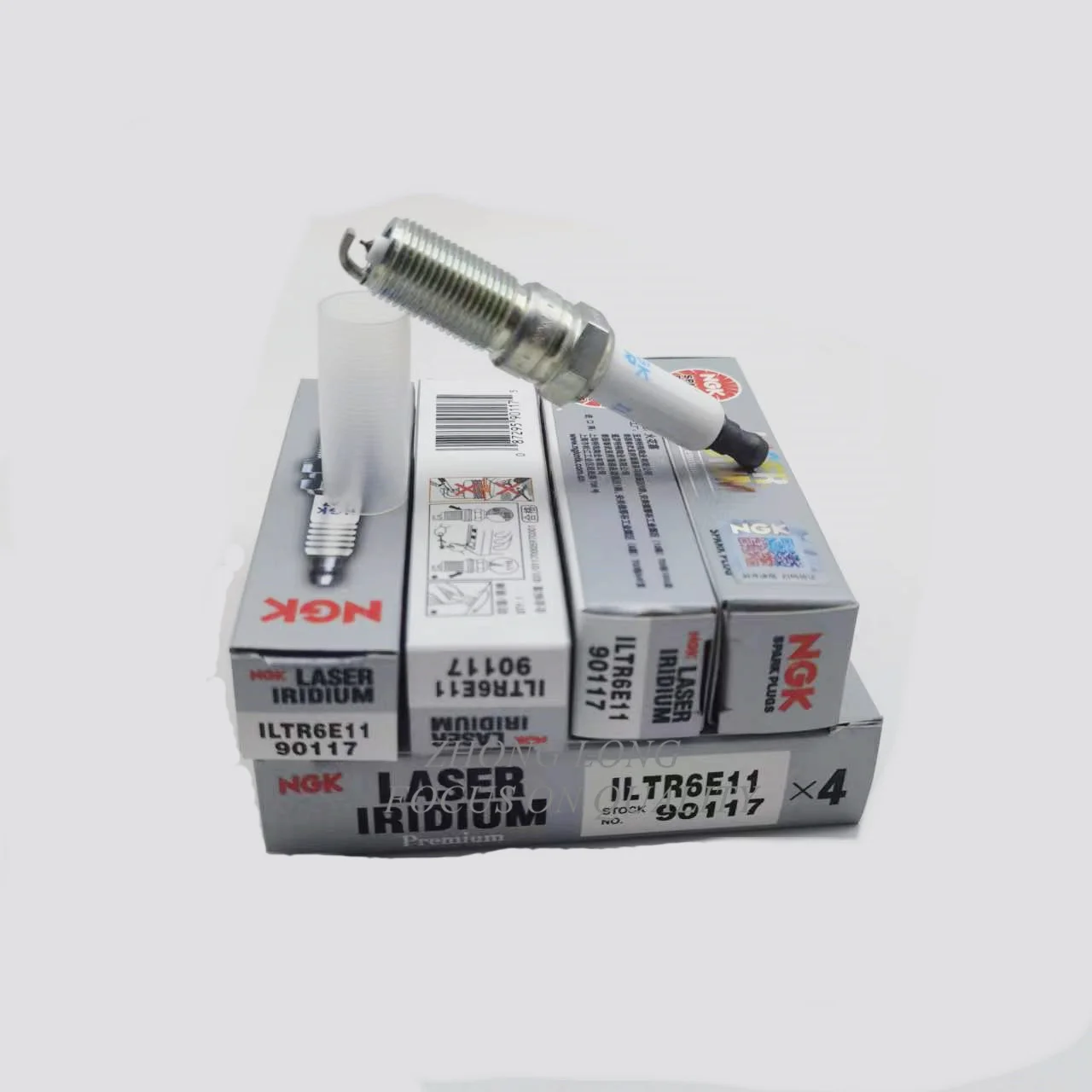 The original spark plug ILTR6E11 90117 is suitable for Raptor GL8 SRX Boulevard 3.0 Saiwei 3.6 Camaro XTS2.8