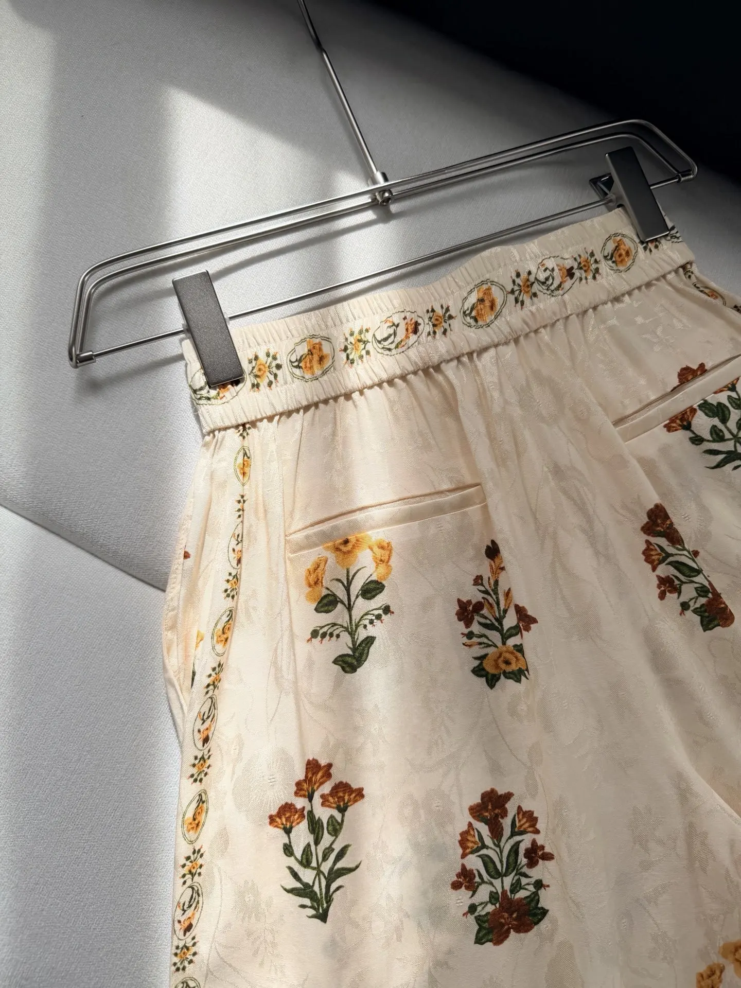 French-style retro floral wide-leg pants - loose-fitting casual pants with a relaxed feel, bohemian style, floral pattern, elega