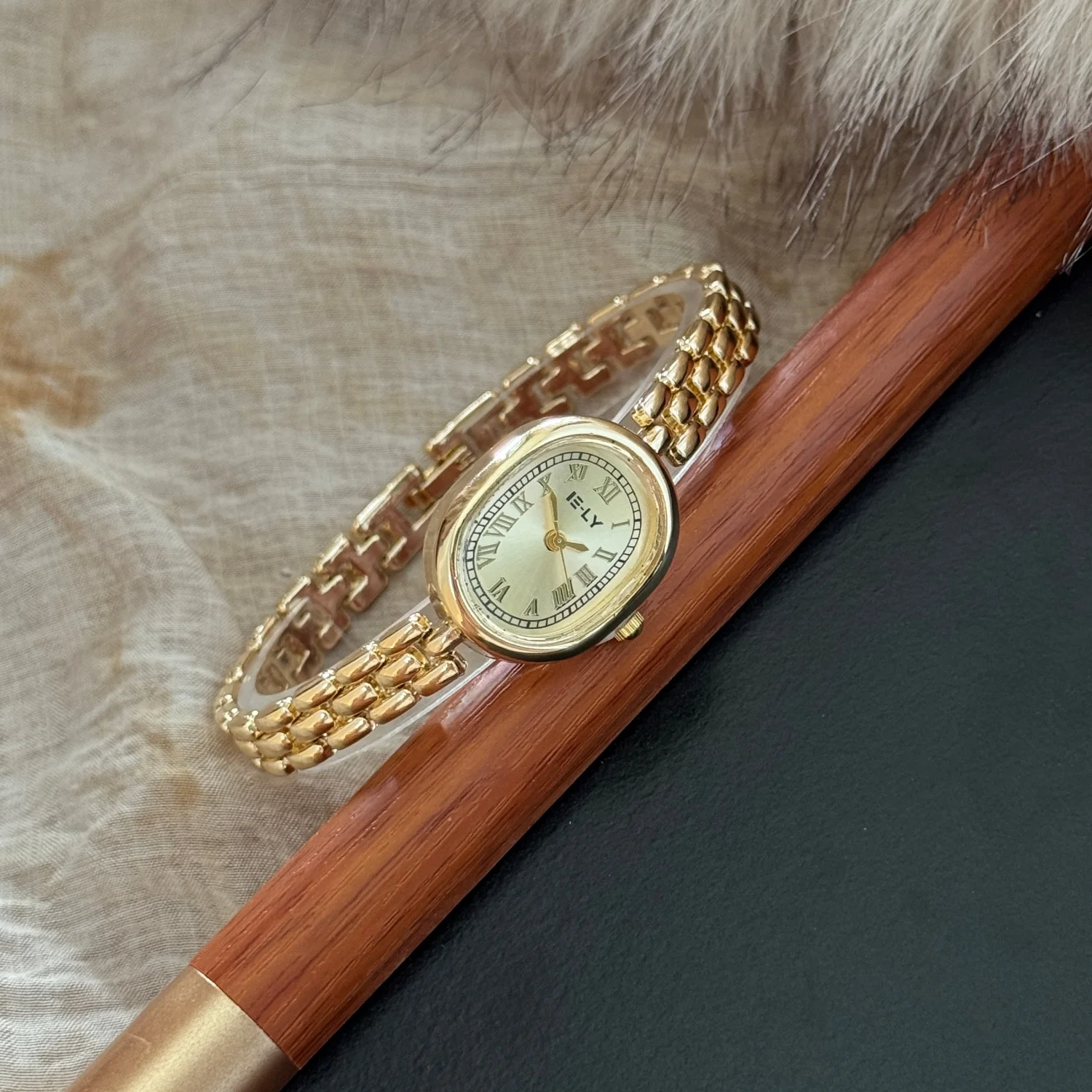 Women Watches Top Brand Luxury Wristwatches Ladies Fashion Gold  Bracelet Watch Female Elegant Clock Women montre femme