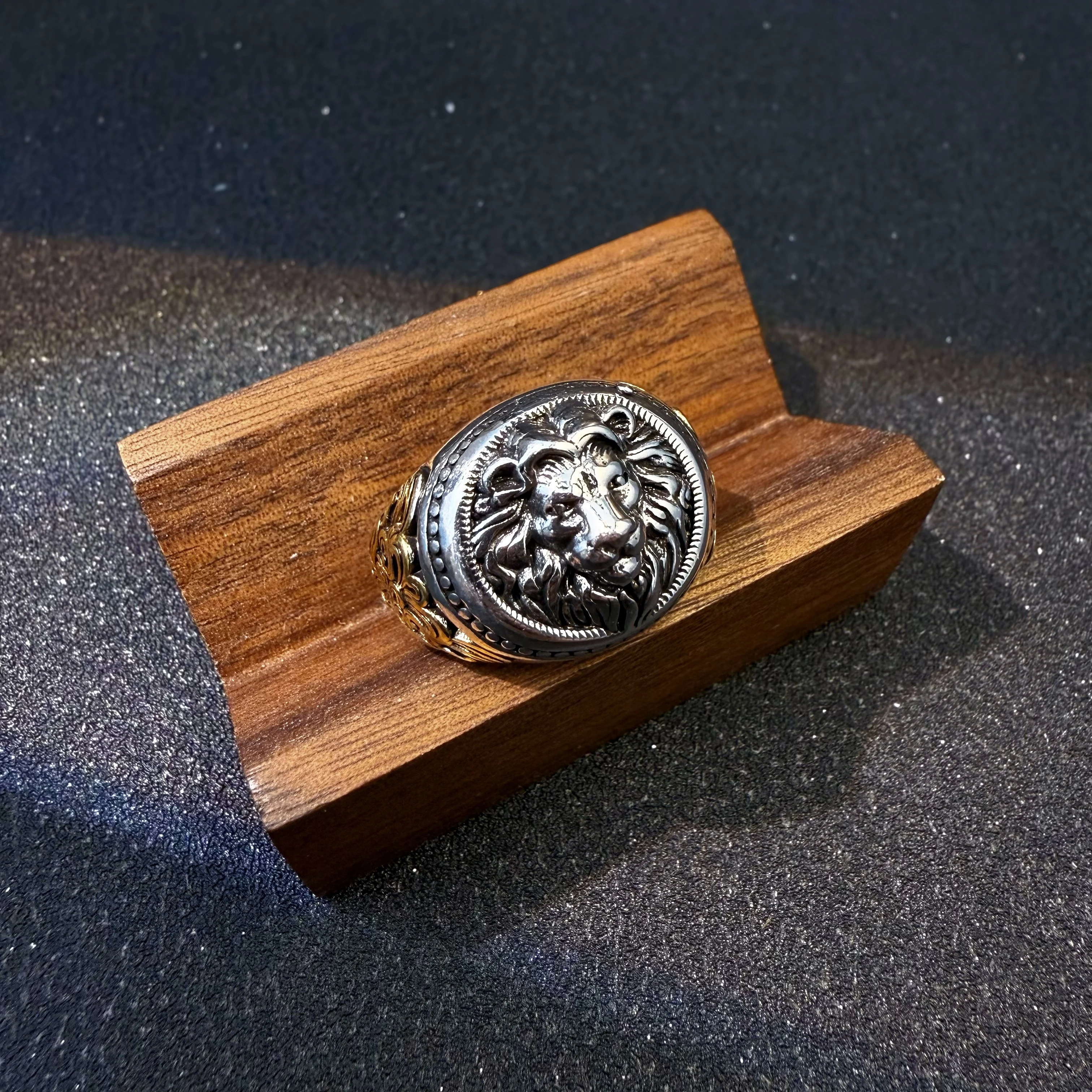 Retro Löwe Goldene Efeuranke Verstellbarer Offener Ring für Männer Punk Gothic Edgy Versilberter Schmuck Biker-Accessoires Geschenk für Ihn – Detail 2
