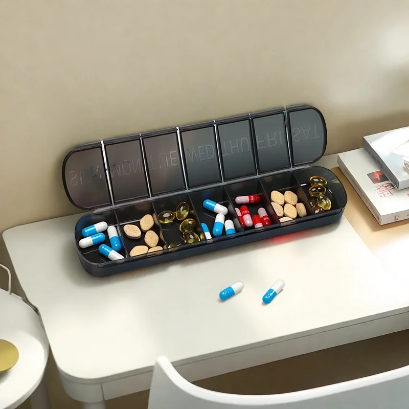 علبة حبوب منع الحمل الأسبوعية توزيع الأدوية حاويات بلاستيكية صغيرة قابلة لإعادة الاستخدام 7 أيام حاويات فيتامين يومية لعقد مكملات الأدوية #4