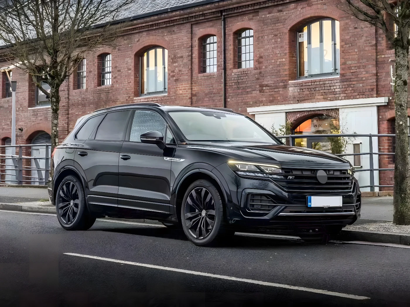 

Black Knight Style Appearance For VW Touareg