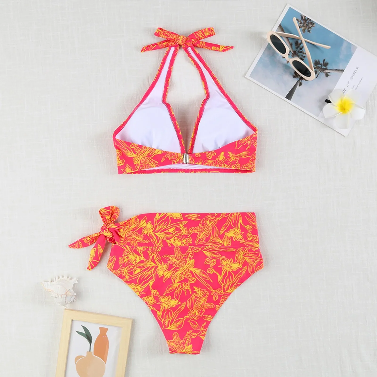 2025 섹시 수영복 여성 비치웨어 여성 개성 패션 편안한 핫 스트라이프 프린트 홀터 바디수트 푸쉬업 수영복