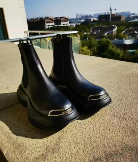 Botas Chelsea cortas de punta redonda para hombre, botines de cuero genuino negro con plataforma y suela gruesa, estilo Punk Rock, envío directo