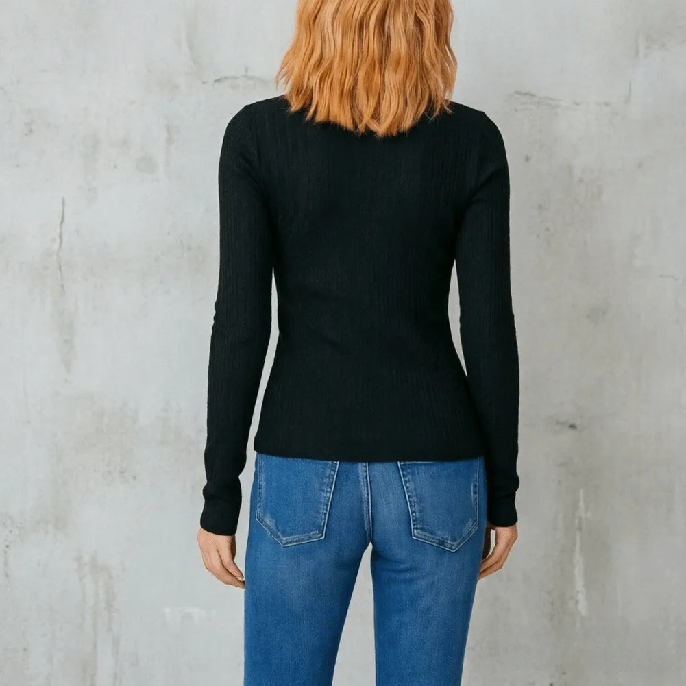 For Y2K Influenced Long Sleeve For Henley Top with for V Neck and Ribbed Knit Fabric for Women Seeking Stylish Autumn Options
