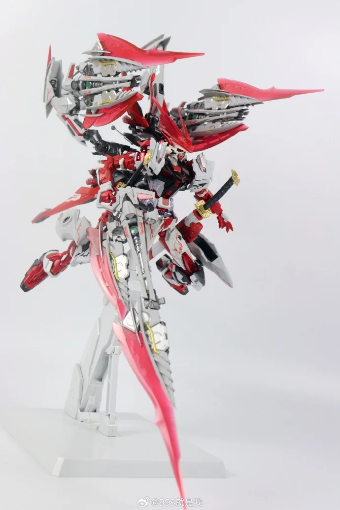 DABAN 8836 MB 1/100 Astray Red Frame Kit modello di montaggio Unità di volo Spada Action Figures Robot Modello in plastica Regalo personalizzato Giocattoli