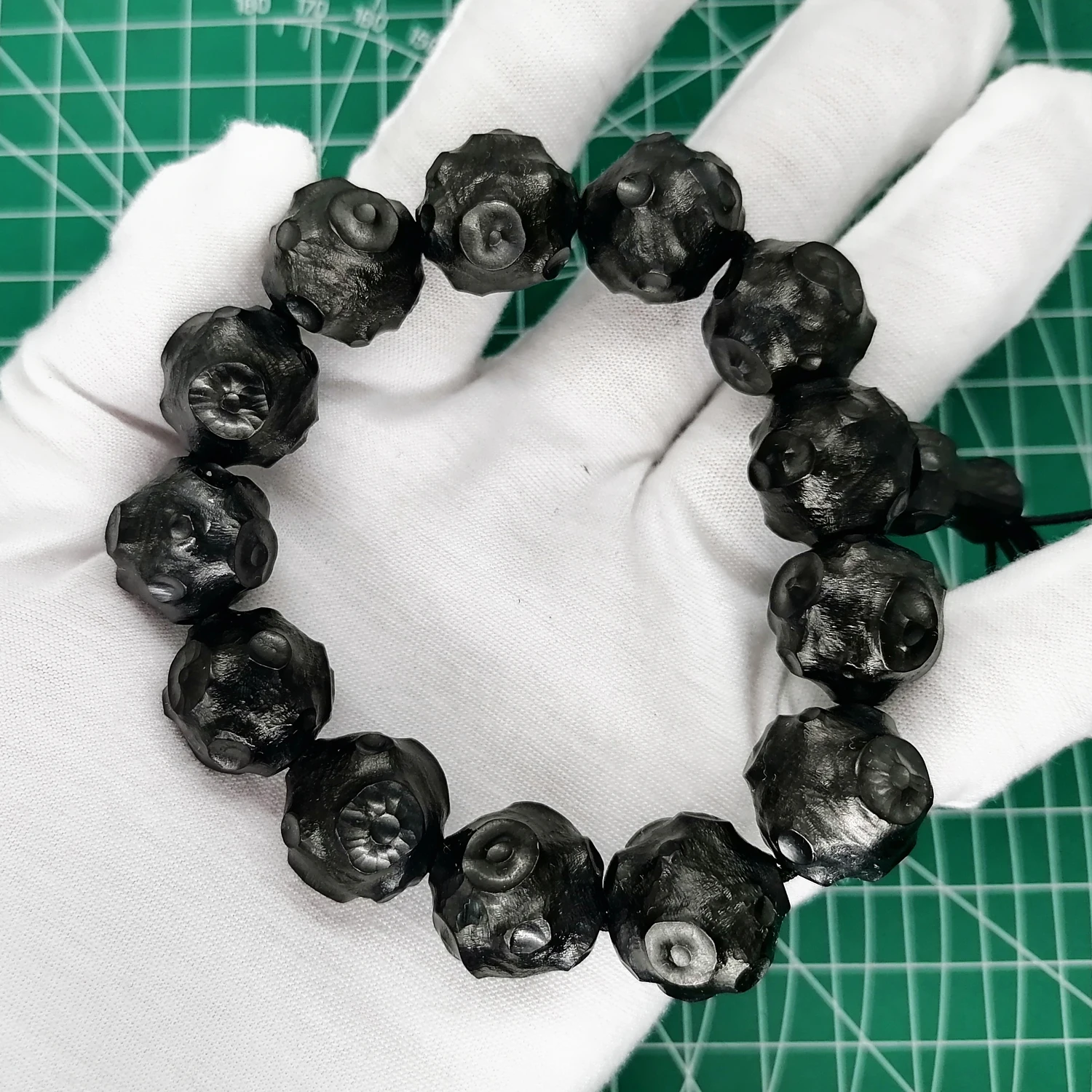 

Handmade Titanium Beads Bracelets Bead Diameter 18mm ,13 Pcs Beads