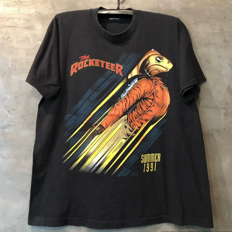 the Rocketeer European Movie T-Shirt Chic Hip-Hop Trend Drop-Shoulder Short-Sleeved Loose-Fitting Unisex High-Quality Top.heavyweight cotton, pre shrunk tee, butterysoft, graphic print crew neck、 gift for menwomen, wash resistant print                   .