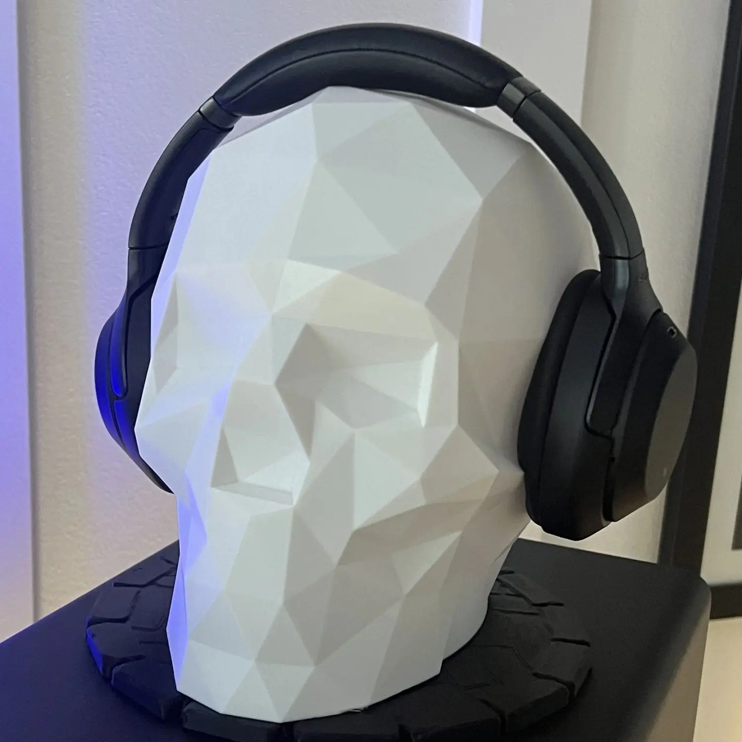 Creative Skull Shaped Headphone Stand 3D Printing Geometry Hanging Rack Accessories Storage Rack Desktop Decoration 5
