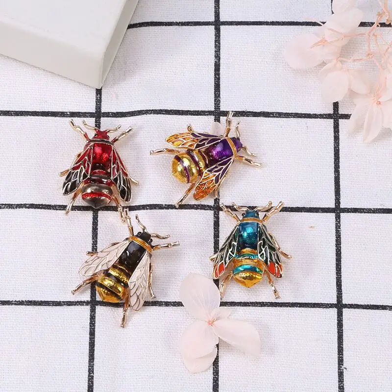 Fashion Simple Insects Animal Brooches Colorful Oil Drip Delicate Bee Brooch Pin Women Clothing Accessories Men Suit Lapel Pins